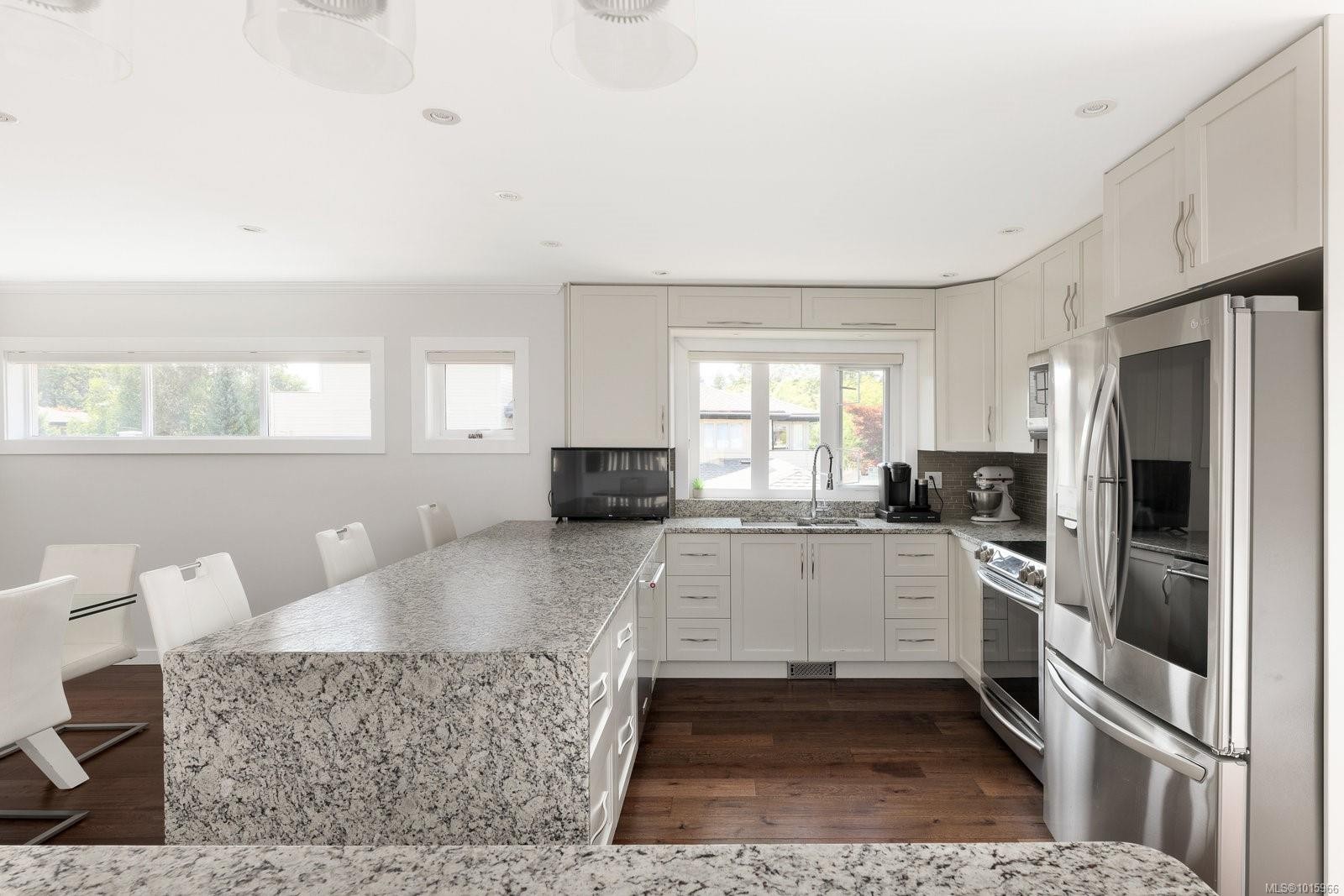 124-2345 Cedar Hill Cross Rd, Oak Bay, BC