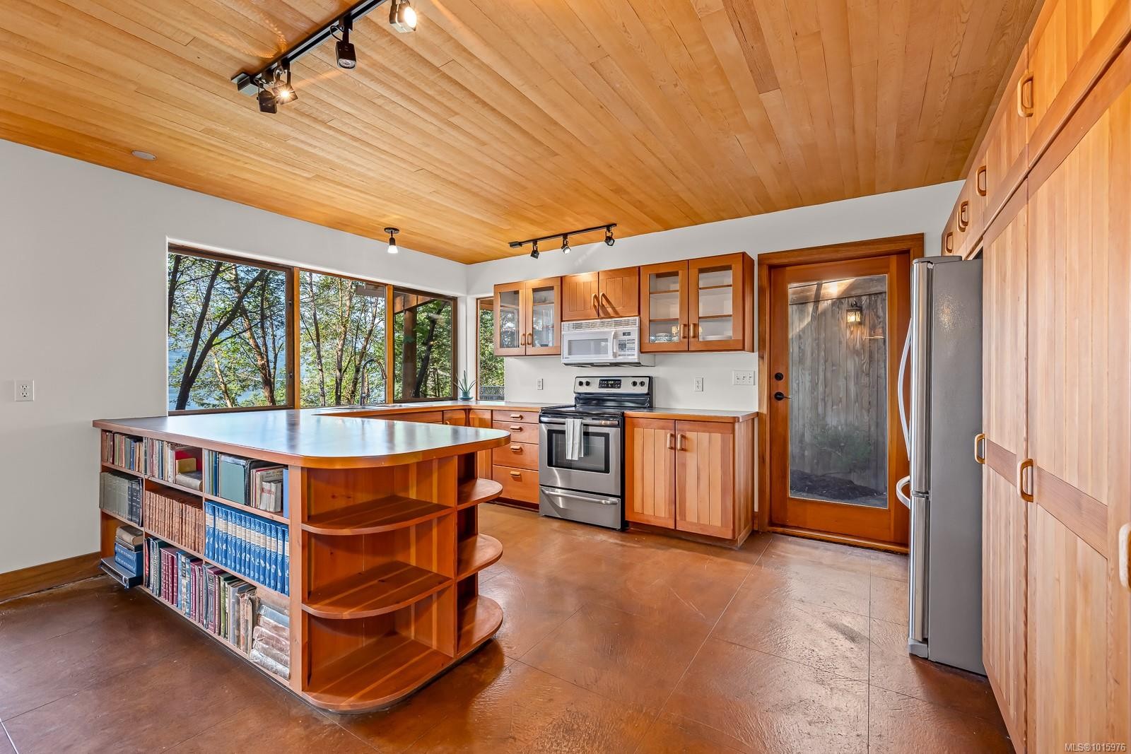 6161 Lacon Rd, Denman Island, BC