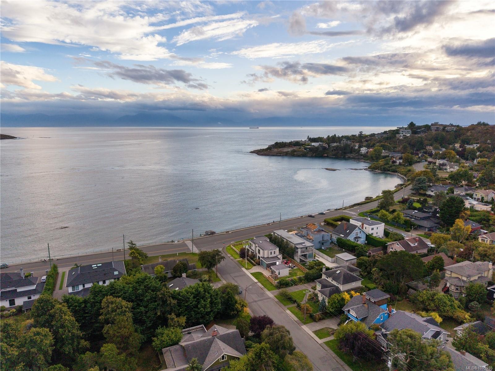 430 St. Patrick St, Oak Bay, BC