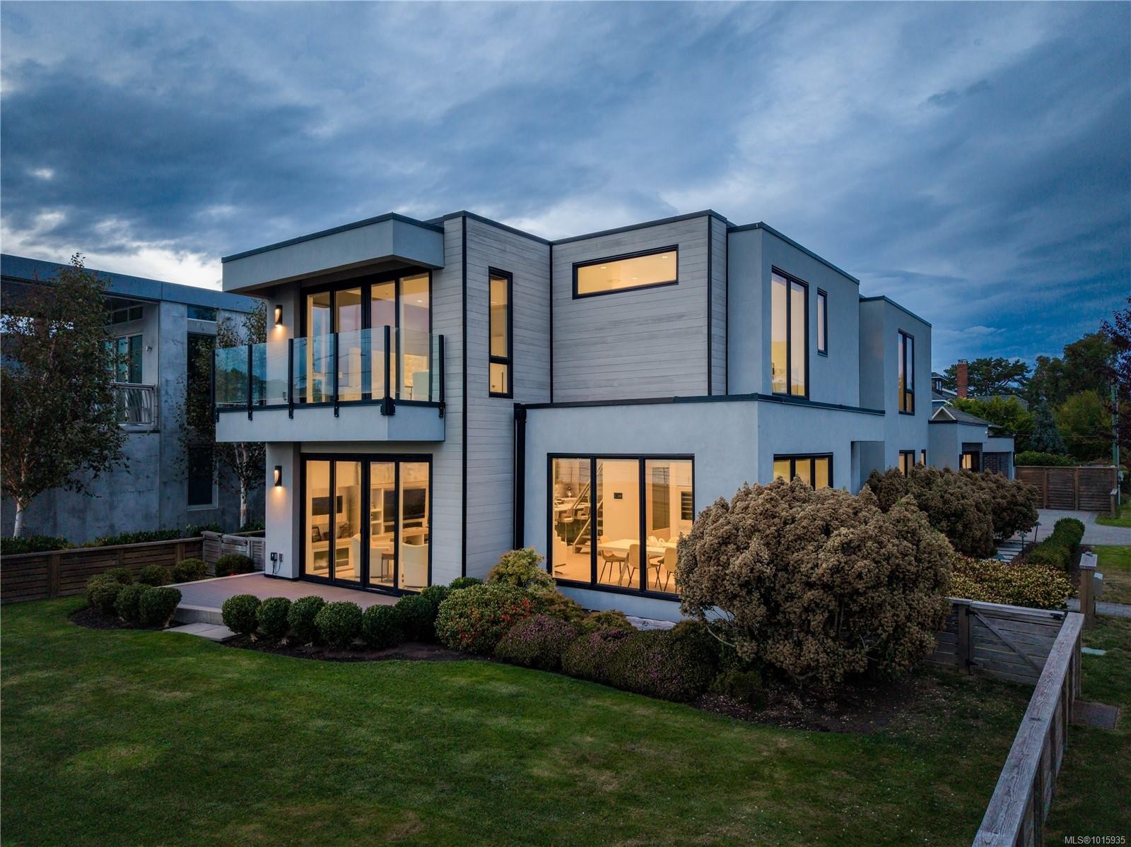 430 St. Patrick St, Oak Bay, BC