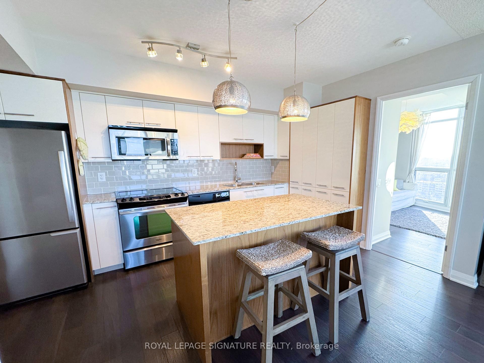 1807-1 Valhalla Inn Road, Toronto, ON - Indoor Photo Showing Kitchen With Stainless Steel Kitchen With Upgraded Kitchen