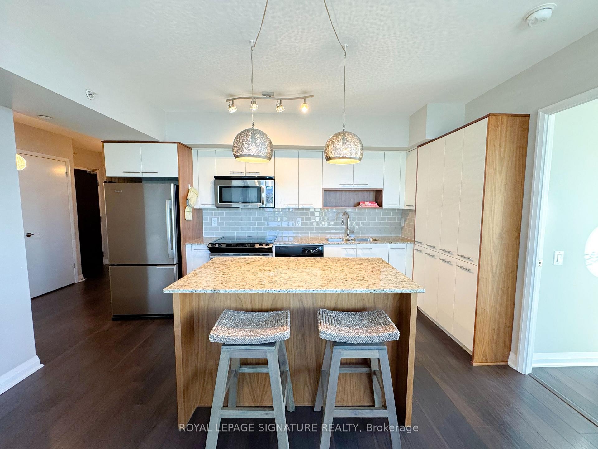 1807-1 Valhalla Inn Road, Toronto, ON - Indoor Photo Showing Kitchen With Stainless Steel Kitchen