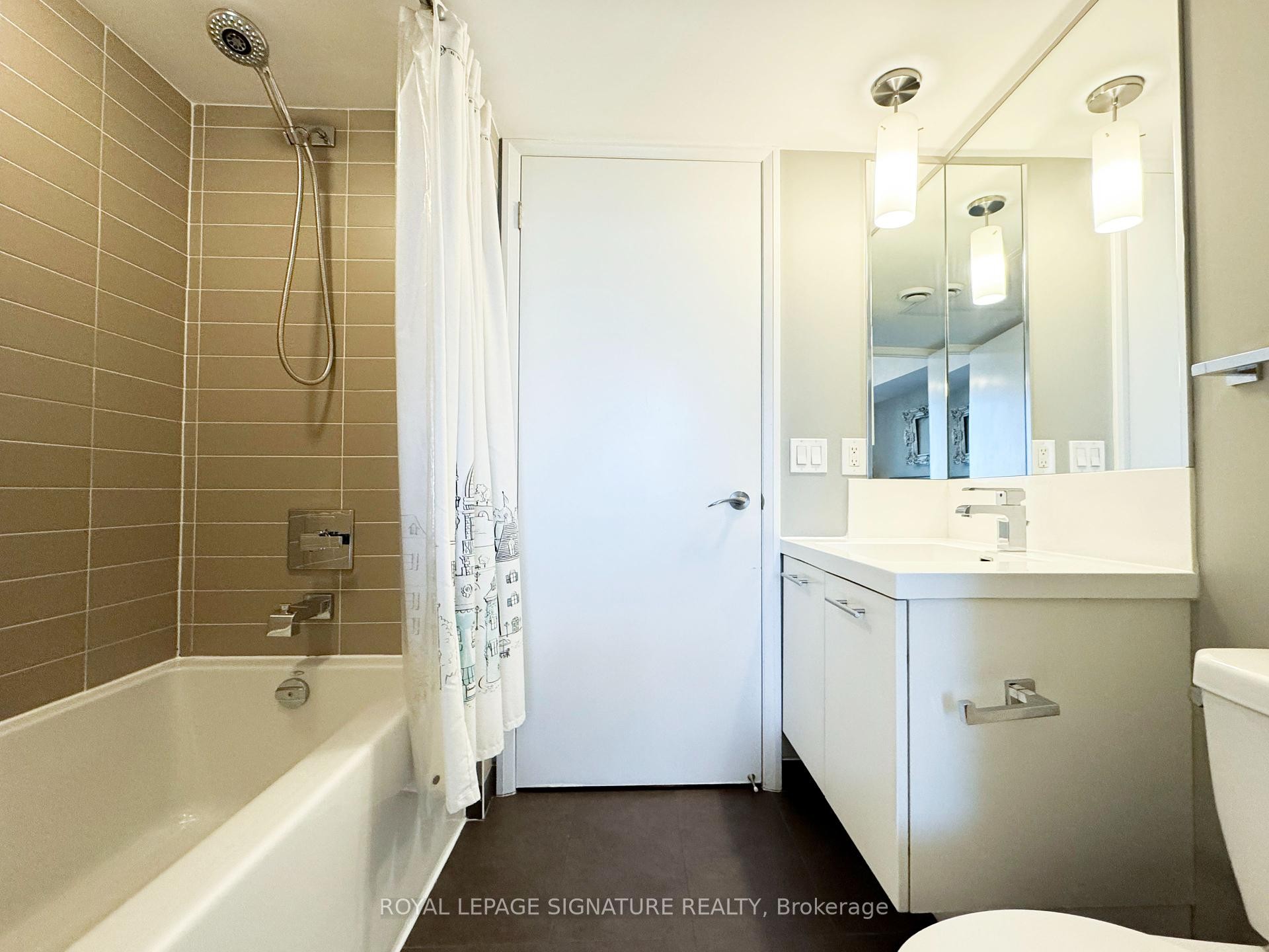 1807-1 Valhalla Inn Road, Toronto, ON - Indoor Photo Showing Bathroom