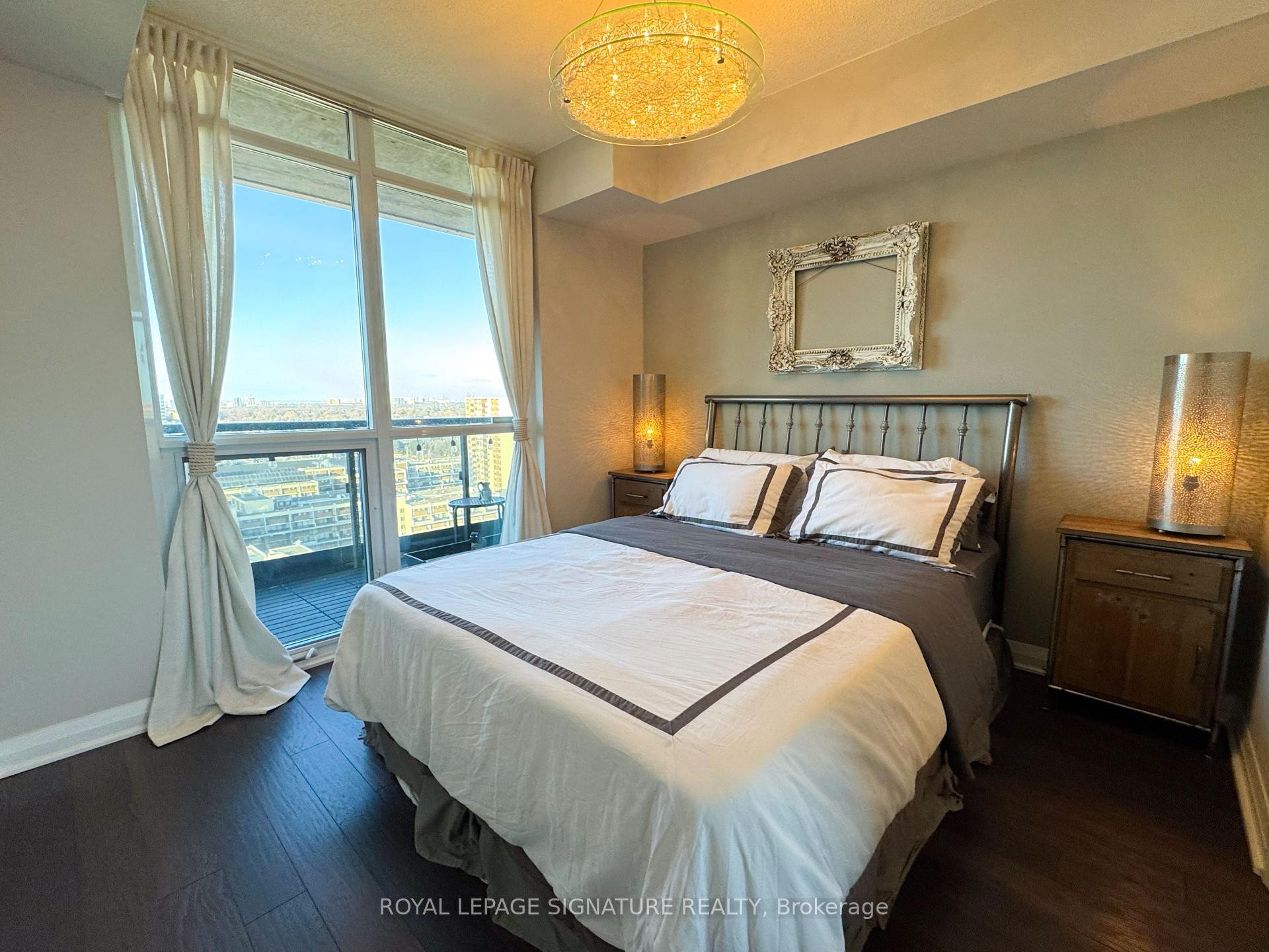 1807-1 Valhalla Inn Road, Toronto, ON - Indoor Photo Showing Bedroom