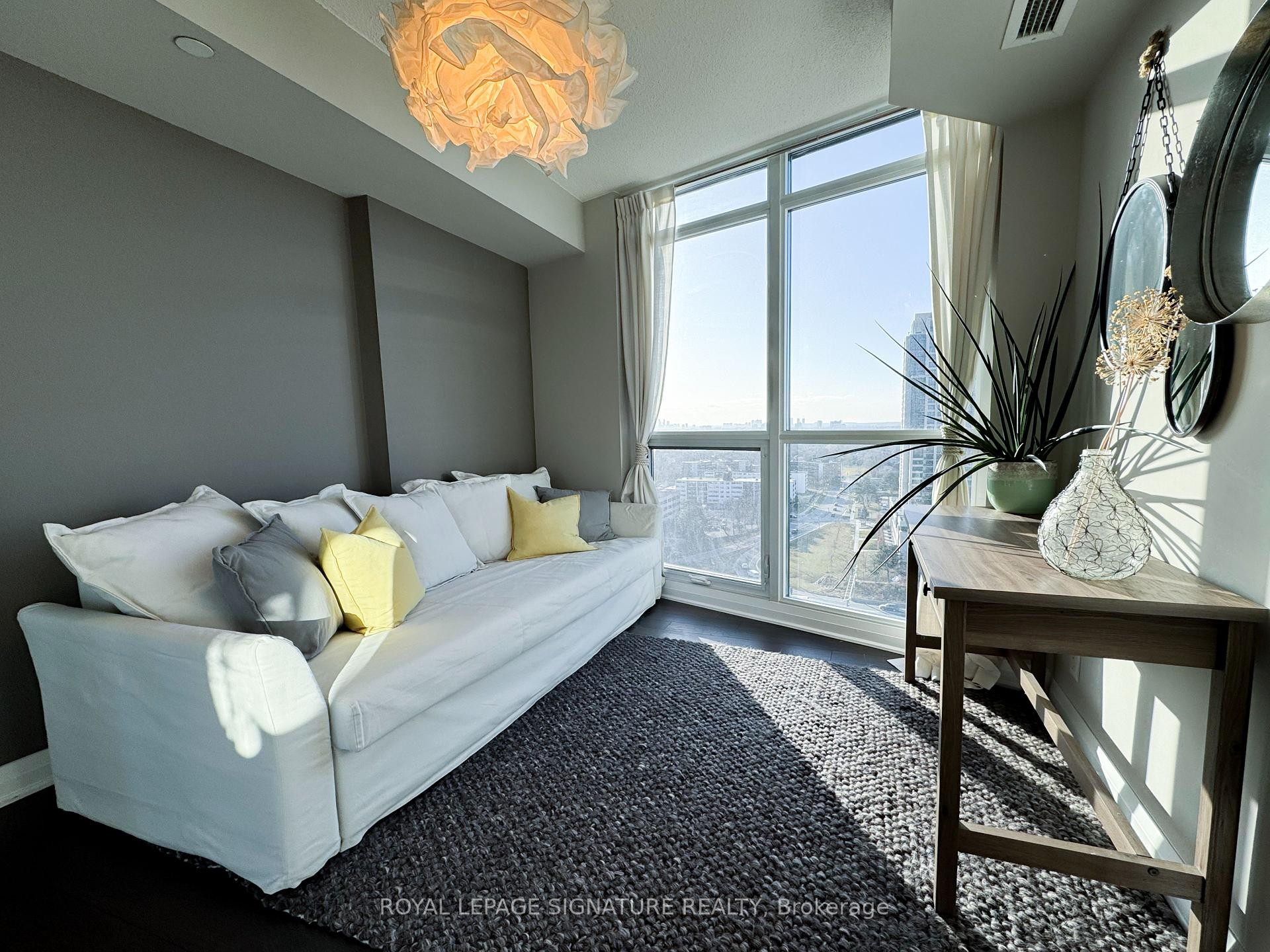 1807-1 Valhalla Inn Road, Toronto, ON - Indoor Photo Showing Other Room