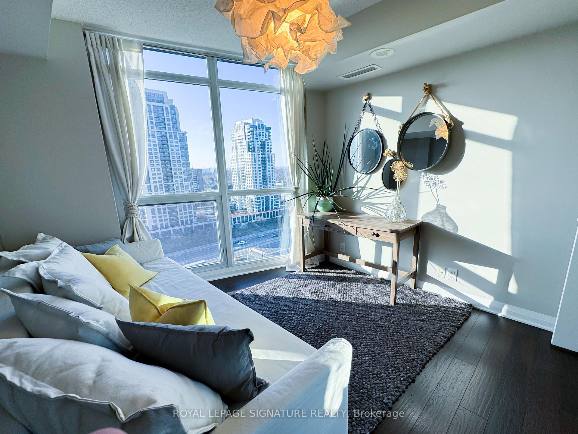 1807-1 Valhalla Inn Road, Toronto, ON - Indoor