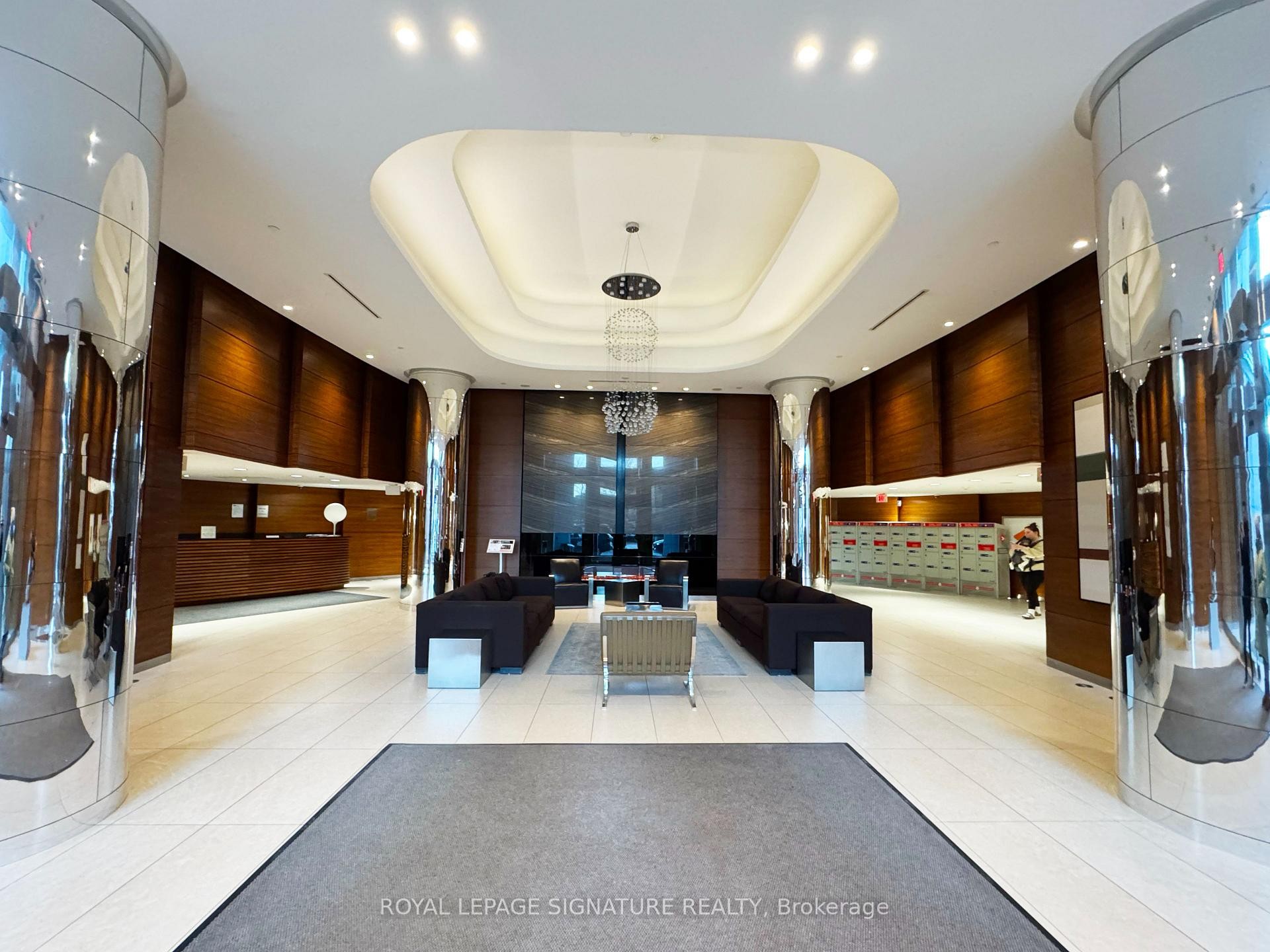 1807-1 Valhalla Inn Road, Toronto, ON - Indoor Photo Showing Other Room