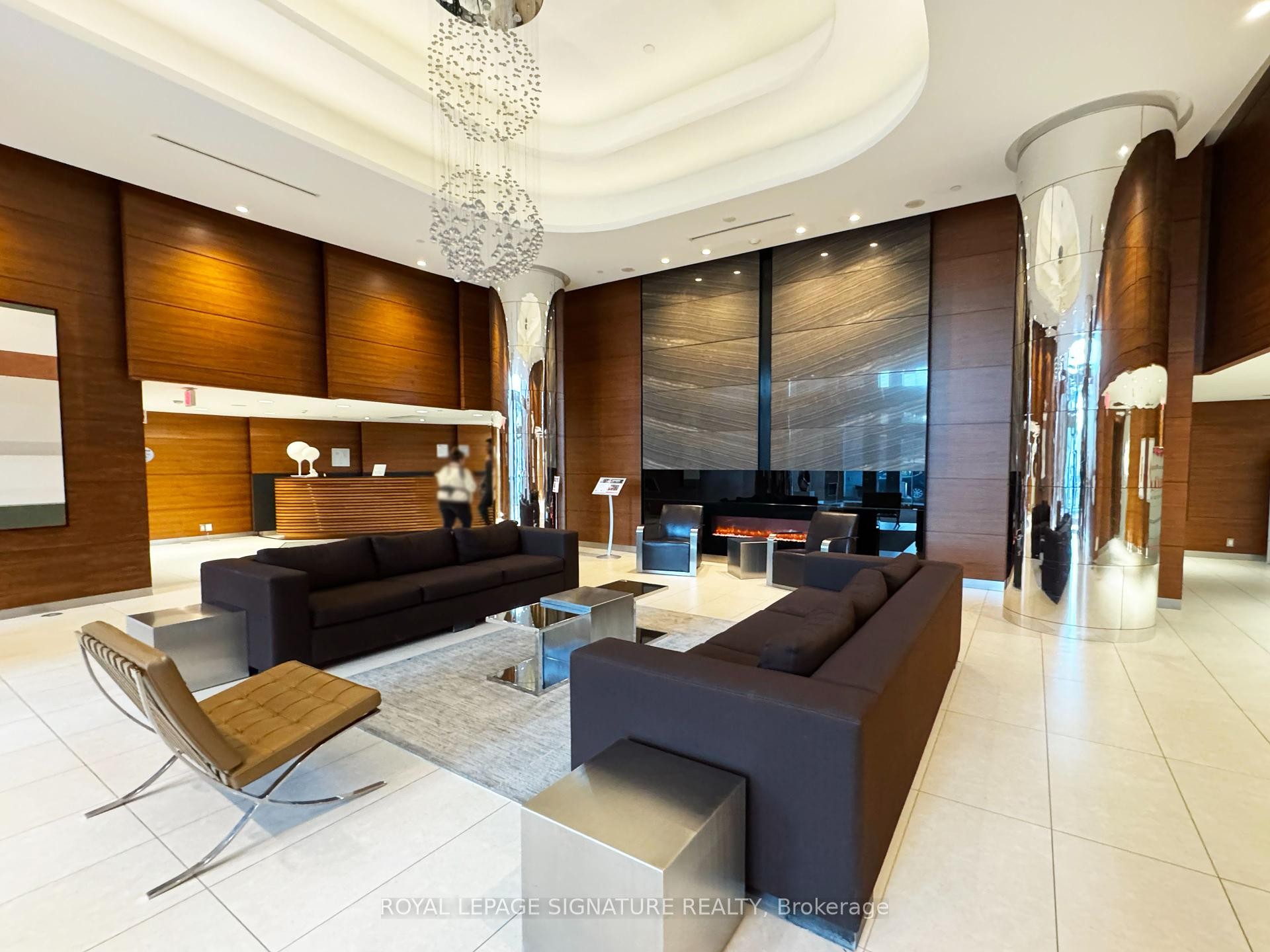 1807-1 Valhalla Inn Road, Toronto, ON - Indoor