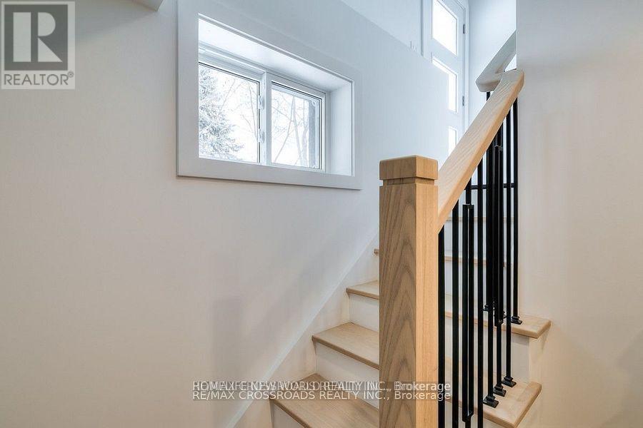 696 Hillview Crescent, Pickering, ON - Indoor Photo Showing Other Room