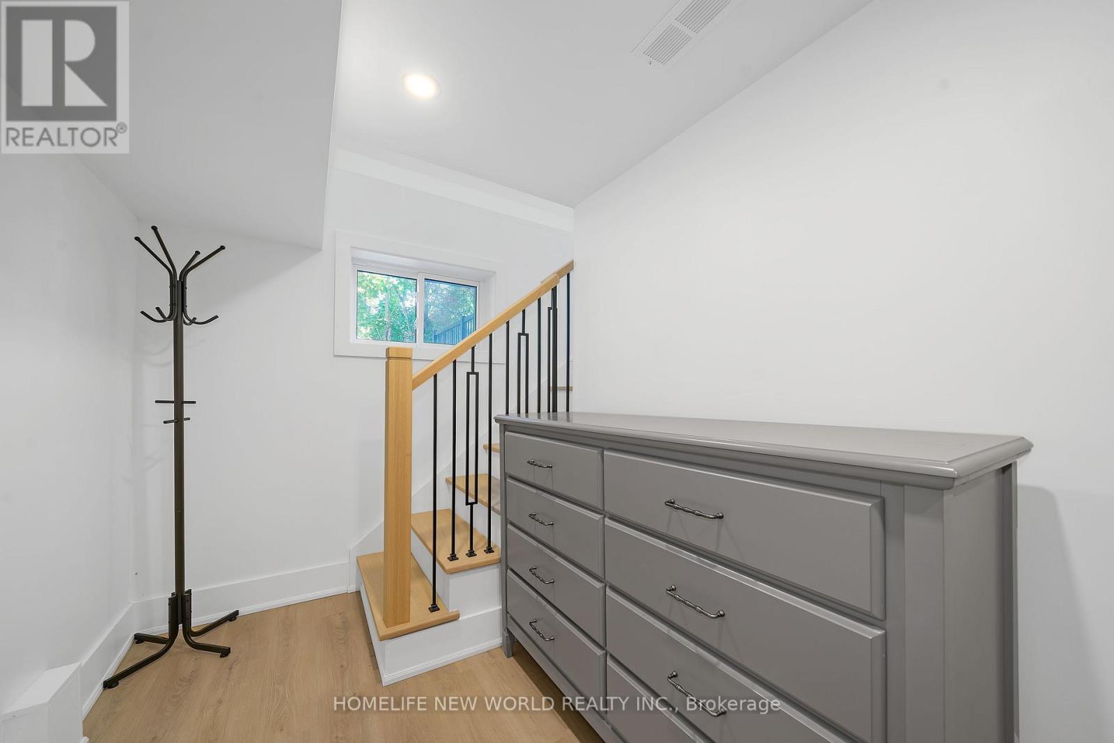 696 Hillview Crescent, Pickering, ON - Indoor Photo Showing Other Room