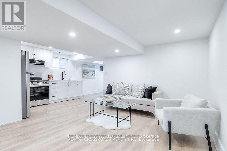 696 Hillview Crescent, Pickering, ON - Indoor