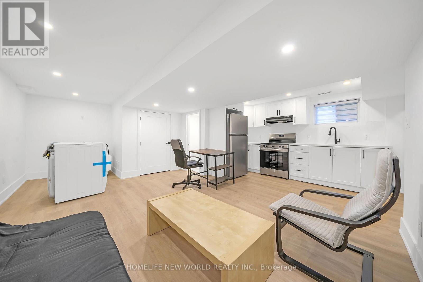 696 Hillview Crescent, Pickering, ON - Indoor