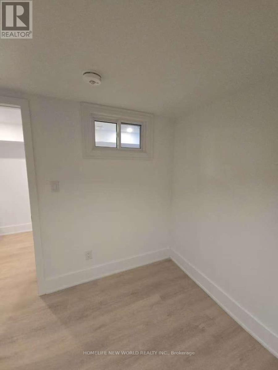 696 Hillview Crescent, Pickering, ON - Indoor Photo Showing Other Room