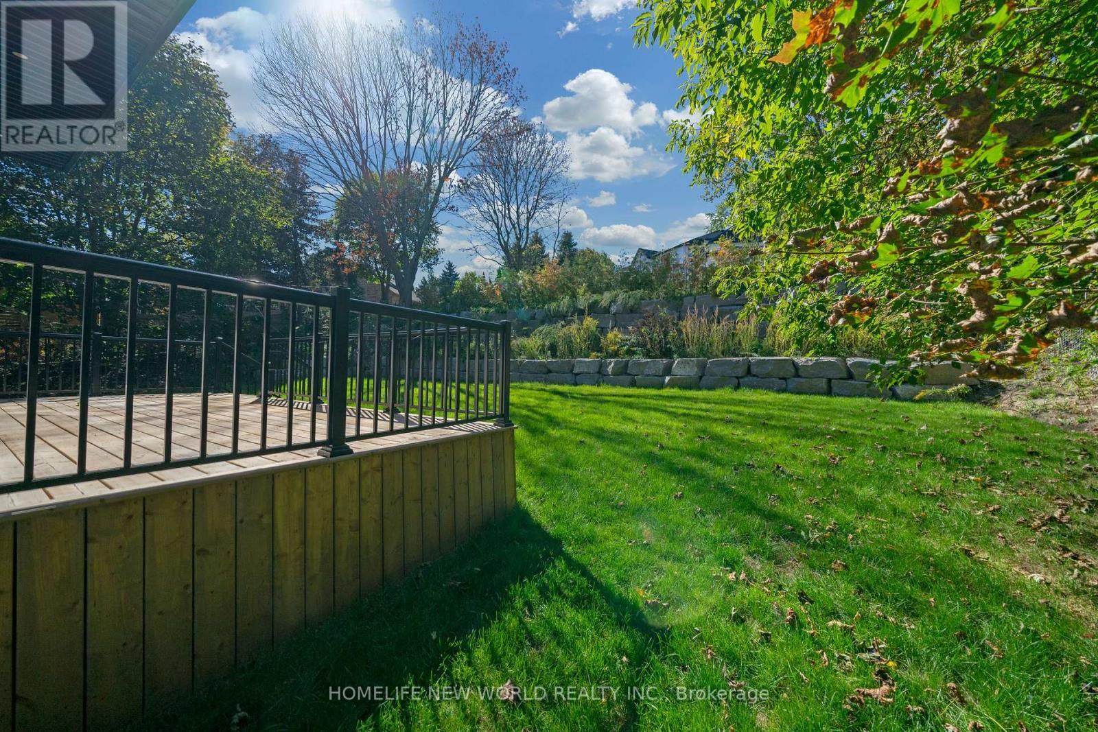 696 Hillview Crescent, Pickering, ON - Outdoor