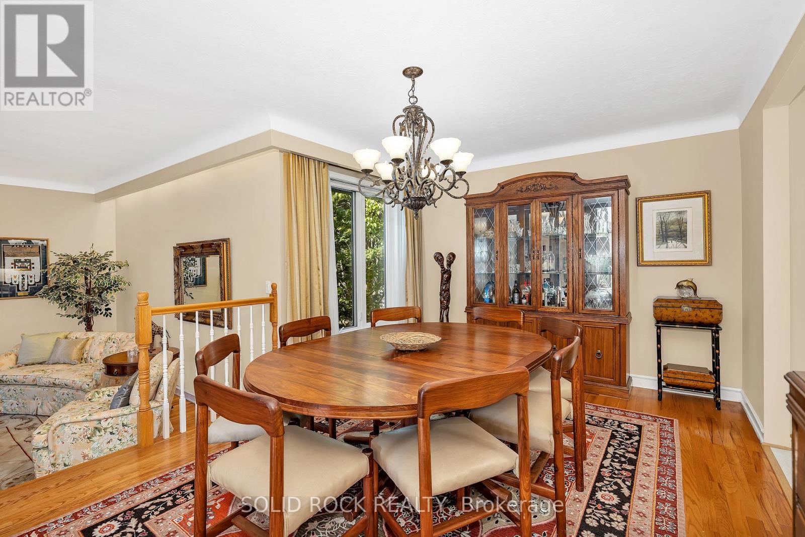 471 Tillbury Avenue, Ottawa, ON - Indoor Photo Showing Dining Room