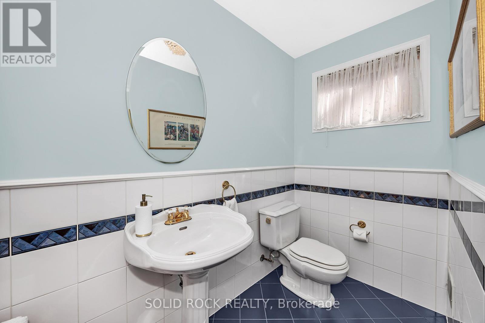 471 Tillbury Avenue, Ottawa, ON - Indoor Photo Showing Bathroom