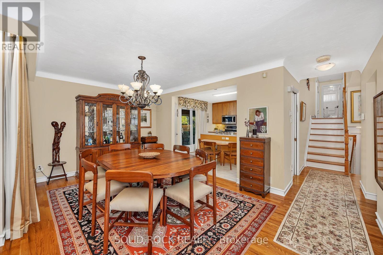 471 Tillbury Avenue, Ottawa, ON - Indoor Photo Showing Dining Room