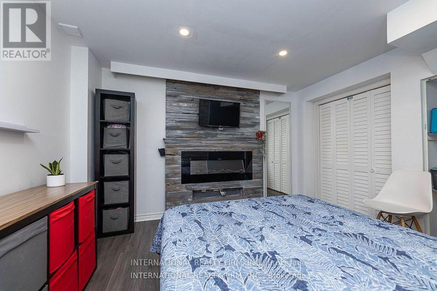 1855 Appleby Line, Burlington, ON - Indoor With Fireplace