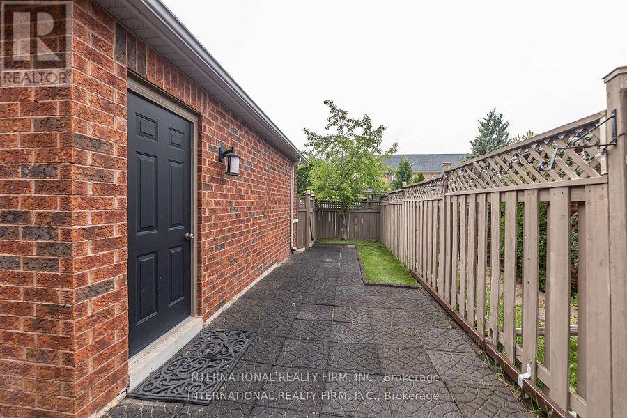 1855 Appleby Line, Burlington, ON - Outdoor With Exterior