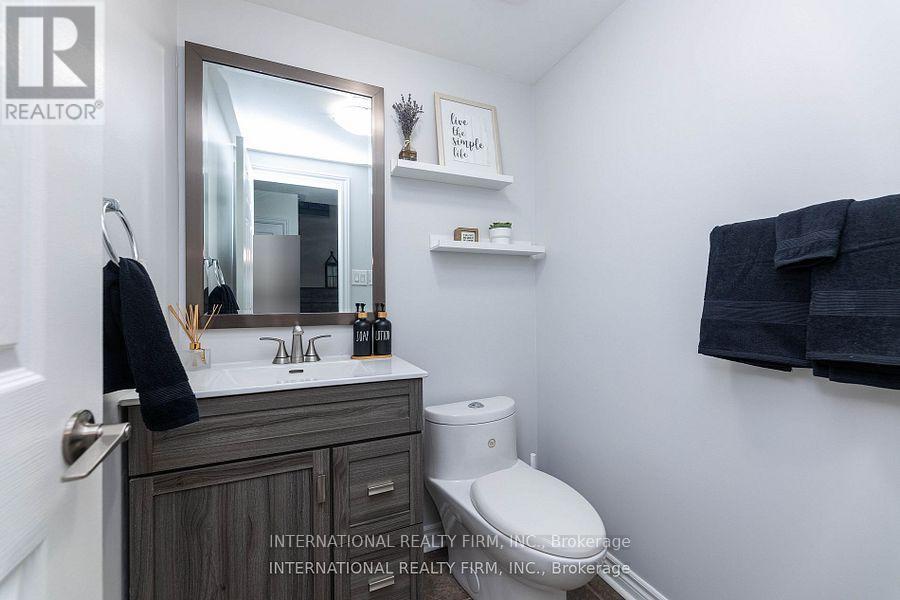 1855 Appleby Line, Burlington, ON - Indoor Photo Showing Bathroom