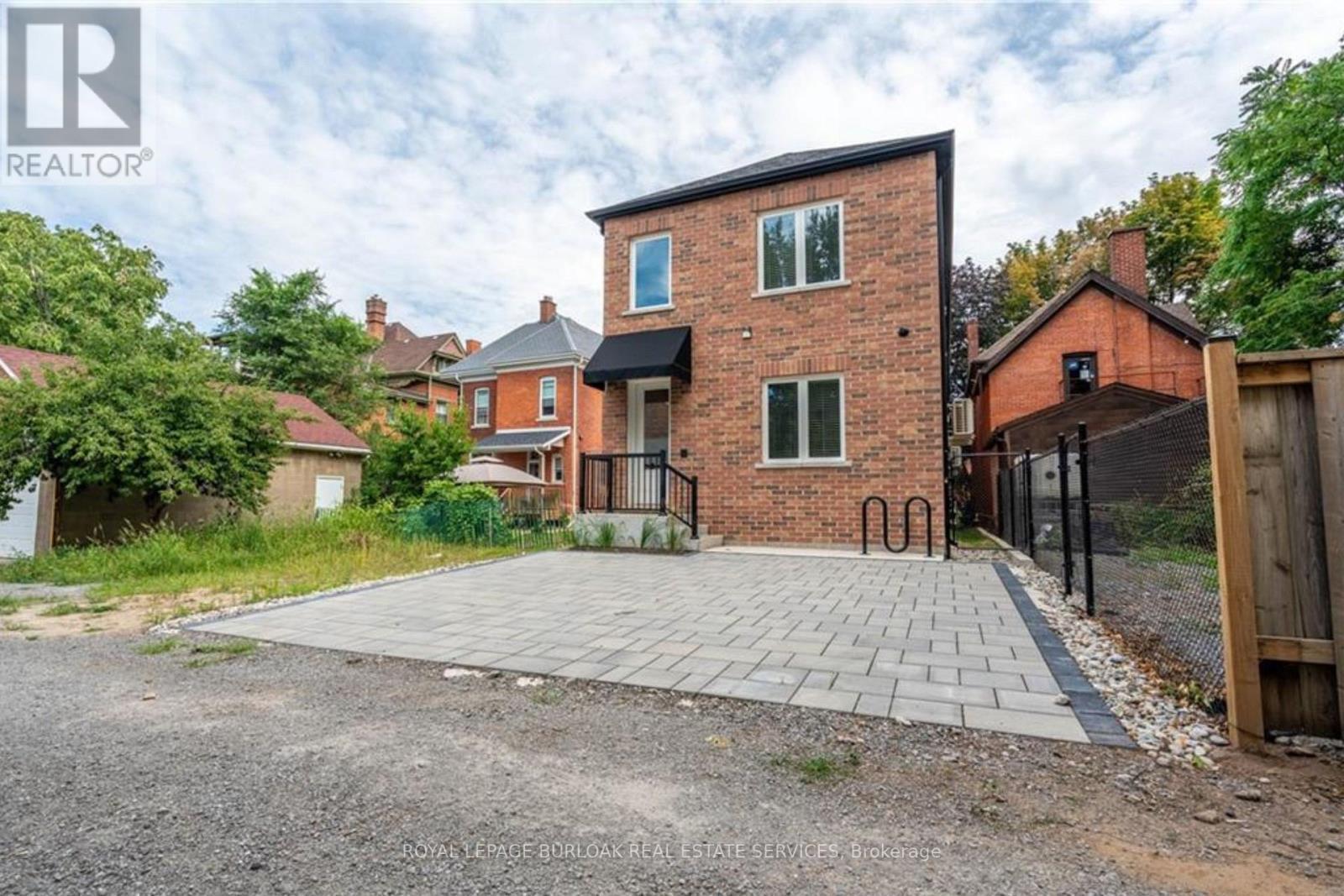 1B - 36 Grant Avenue, Hamilton, ON - Outdoor