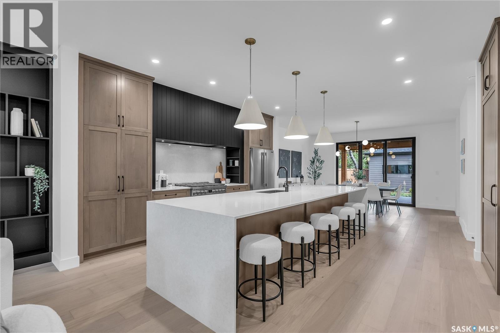 1121 13Th Street E, Saskatoon, SK - Indoor Photo Showing Kitchen With Upgraded Kitchen
