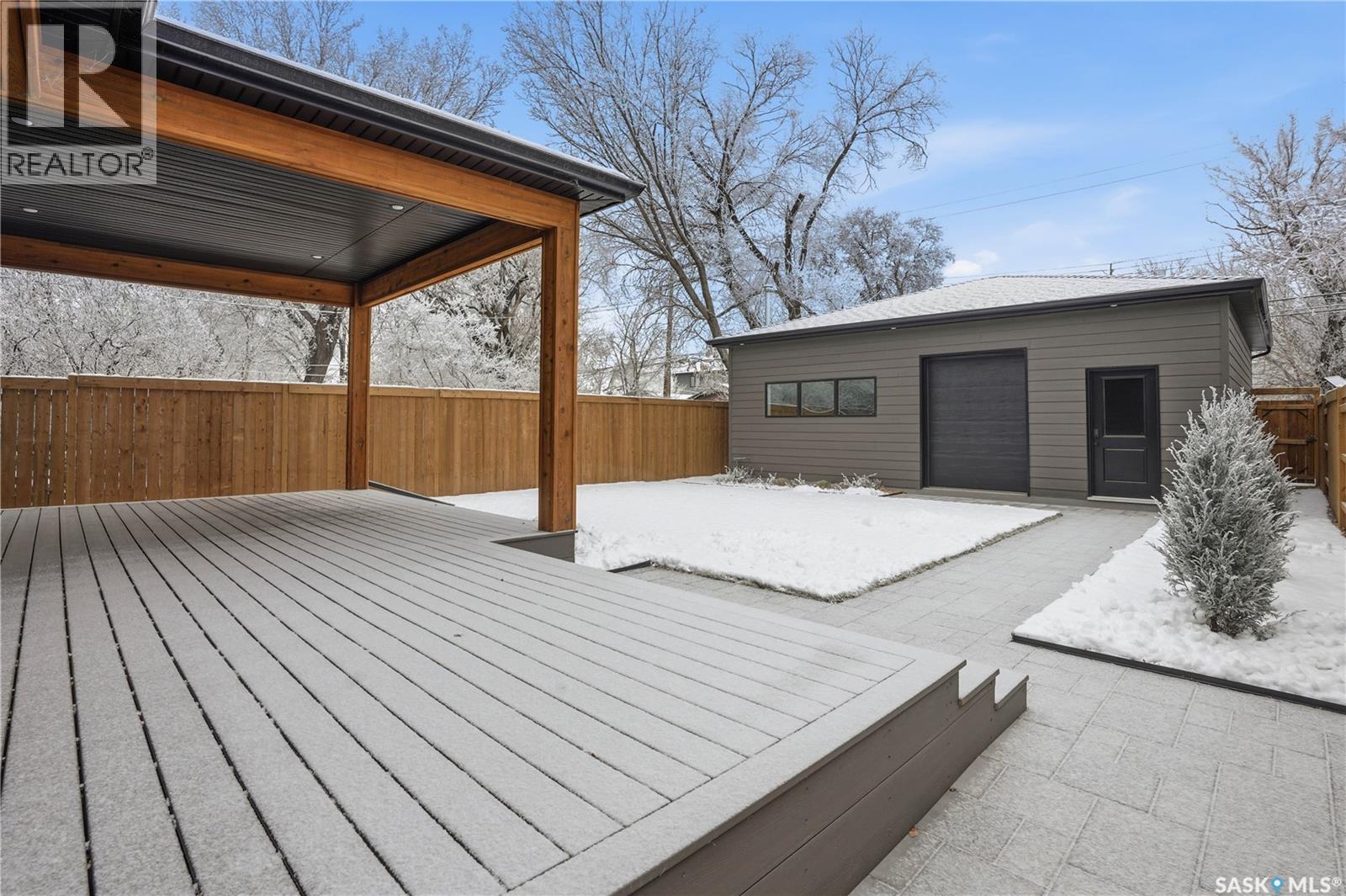 1121 13Th Street E, Saskatoon, SK - Outdoor With Deck Patio Veranda