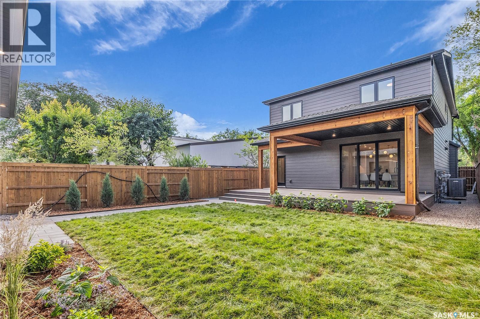 1121 13Th Street E, Saskatoon, SK - Outdoor