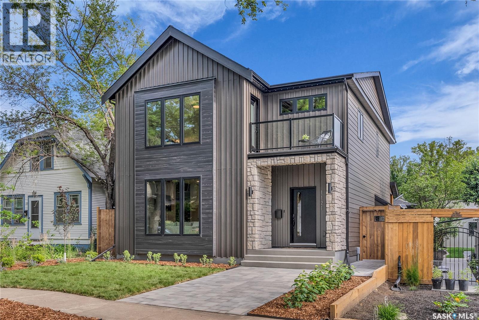 1121 13Th Street E, Saskatoon, SK - Outdoor With Facade