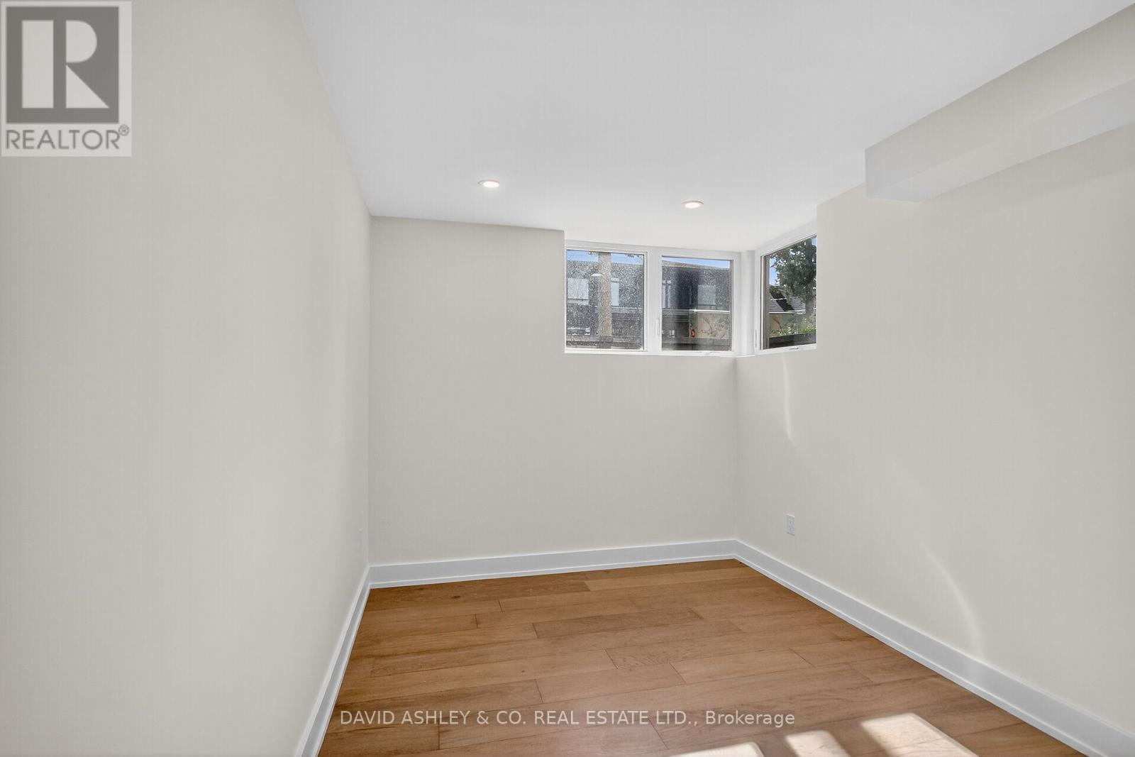 612 Tweedsmuir Avenue, Ottawa, ON - Indoor Photo Showing Other Room