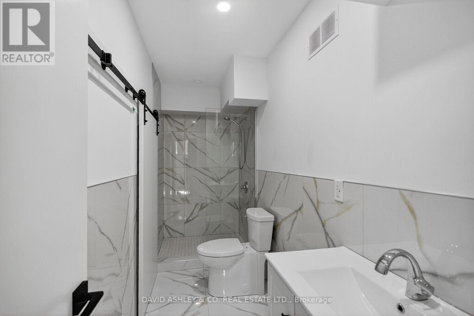612 Tweedsmuir Avenue, Ottawa, ON - Indoor Photo Showing Bathroom