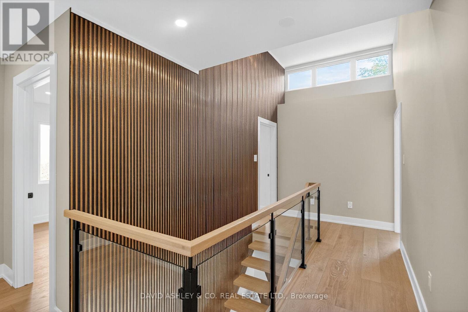 612 Tweedsmuir Avenue, Ottawa, ON - Indoor Photo Showing Other Room