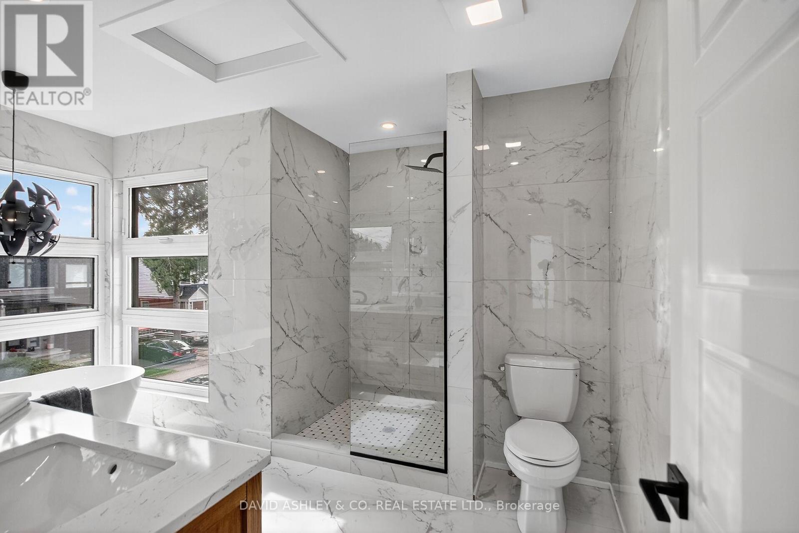 612 Tweedsmuir Avenue, Ottawa, ON - Indoor Photo Showing Bathroom