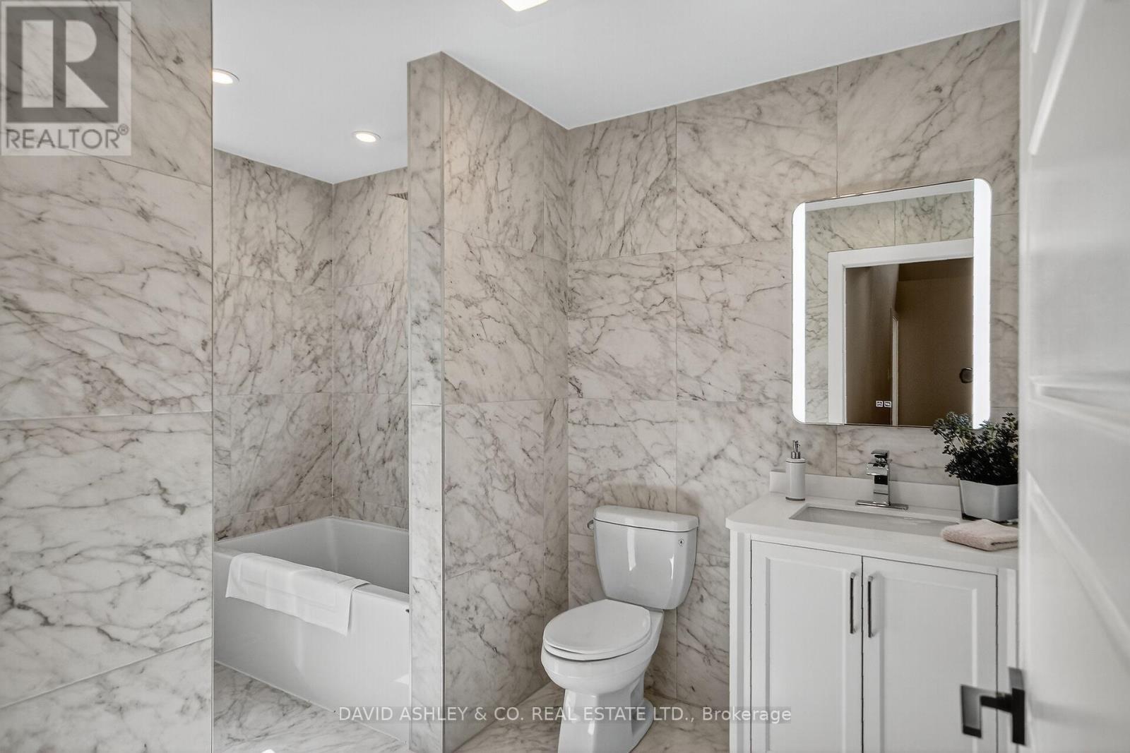 612 Tweedsmuir Avenue, Ottawa, ON - Indoor Photo Showing Bathroom