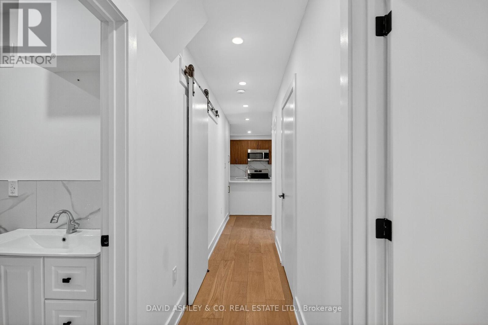 612 Tweedsmuir Avenue, Ottawa, ON - Indoor