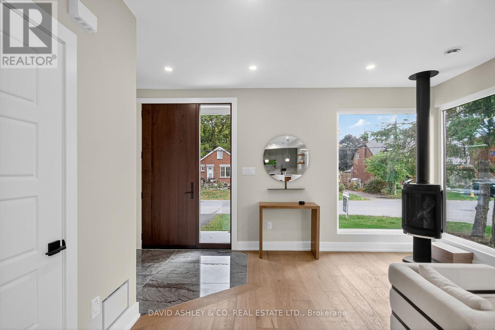 612 Tweedsmuir Avenue, Ottawa, ON - Indoor