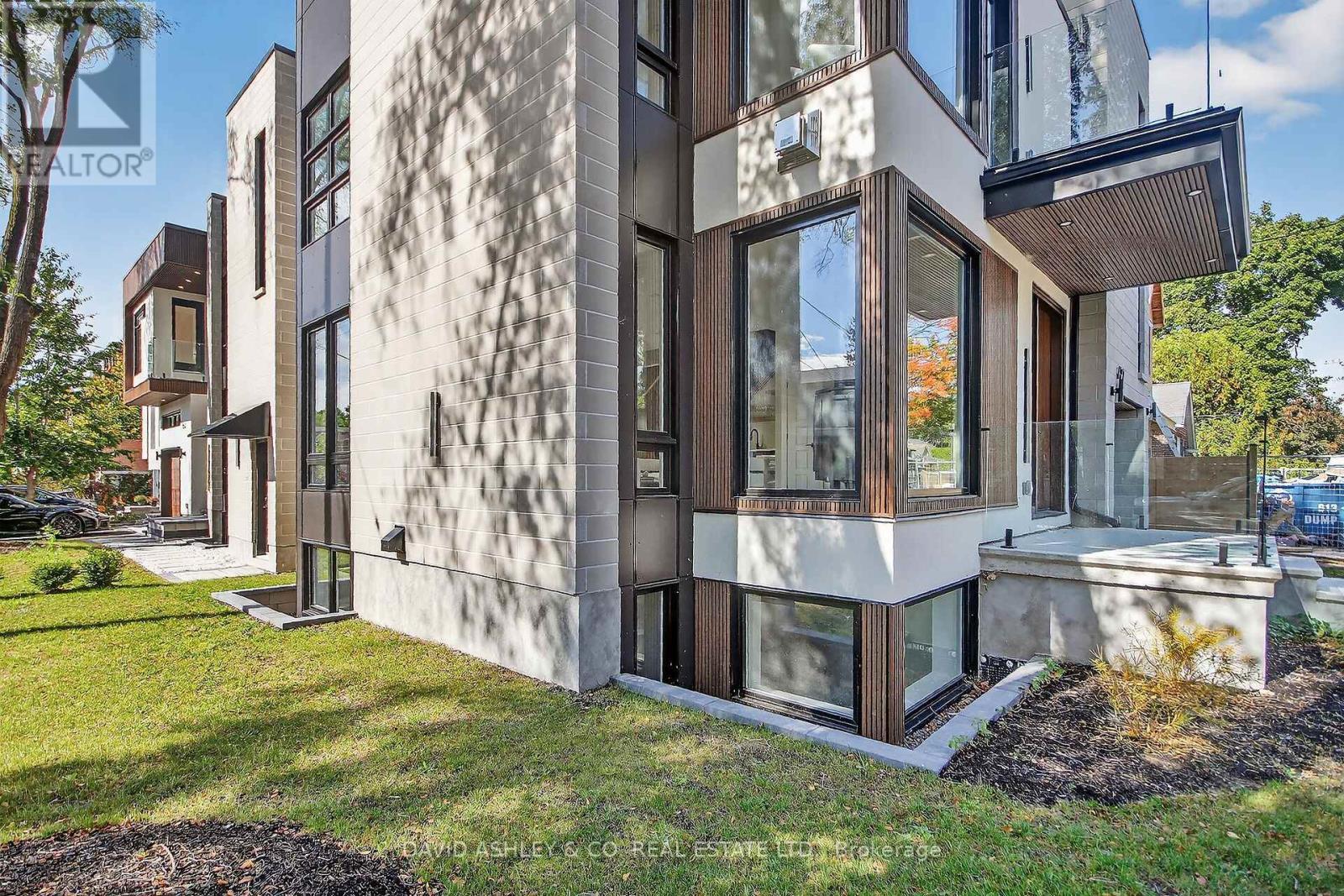 612 Tweedsmuir Avenue, Ottawa, ON - Outdoor