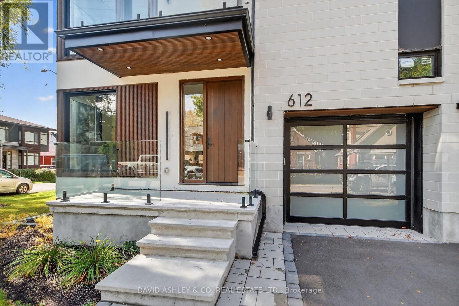 612 Tweedsmuir Avenue, Ottawa, ON - Outdoor