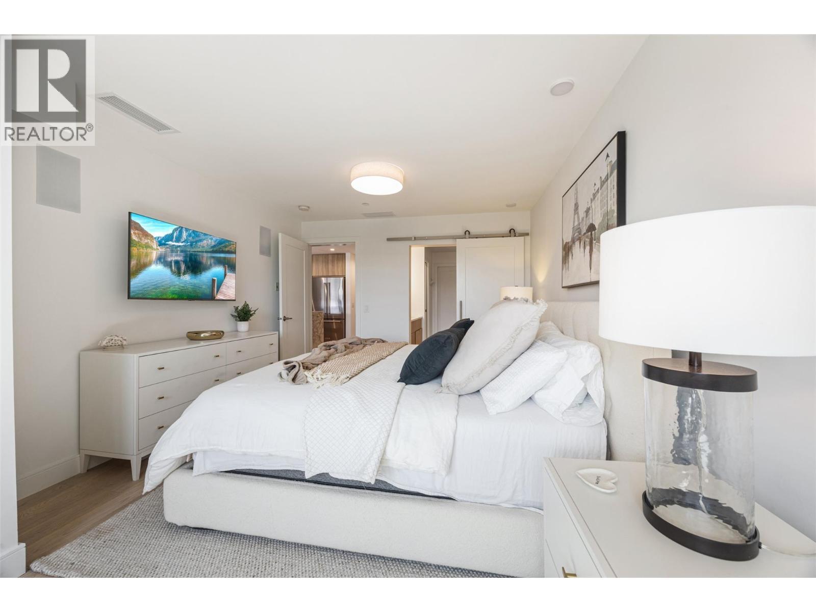 Primary bedroom - 3000 Ariva Drive Unit# 3308, Kelowna, BC - Indoor Photo Showing Bedroom