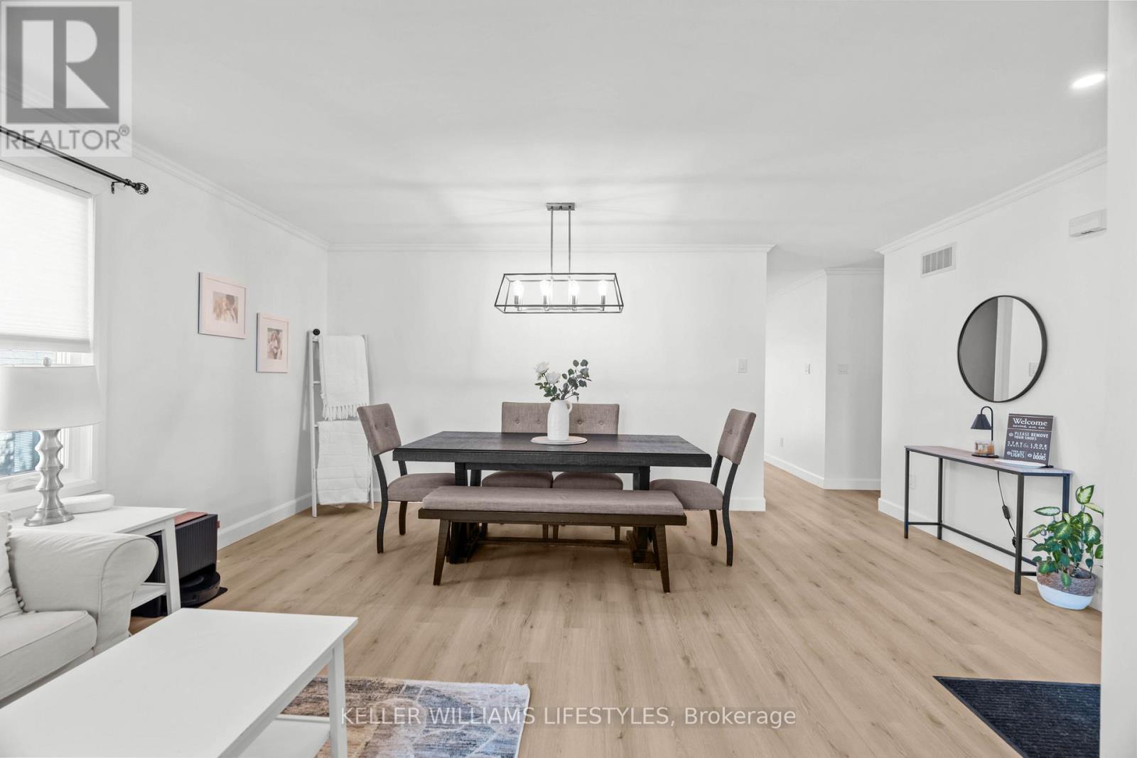 58 Deborah Drive, Strathroy-Caradoc (Ne), ON - Indoor Photo Showing Dining Room