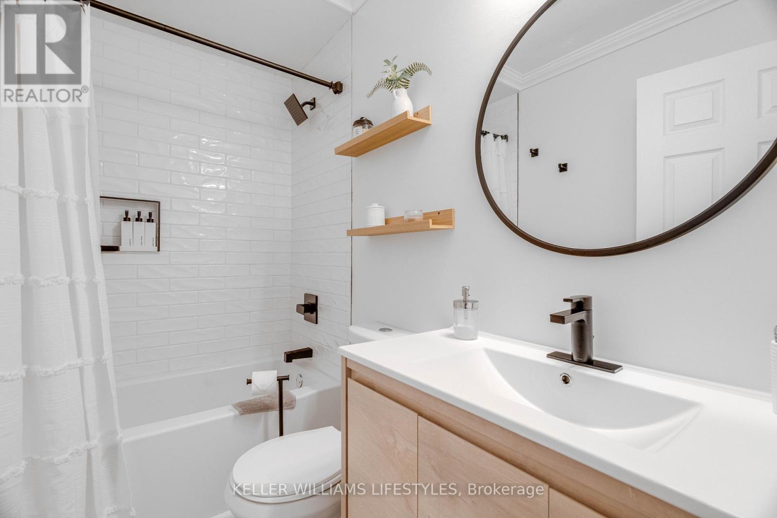 58 Deborah Drive, Strathroy-Caradoc (Ne), ON - Indoor Photo Showing Bathroom