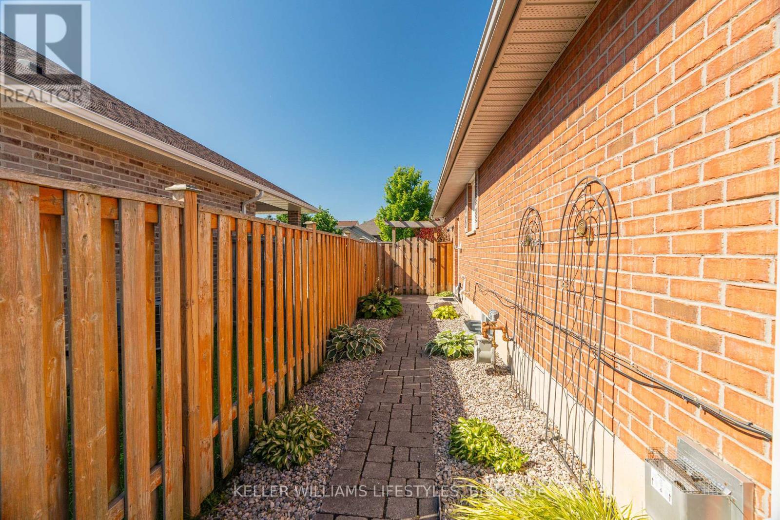 58 Deborah Drive, Strathroy-Caradoc (Ne), ON - With Exterior