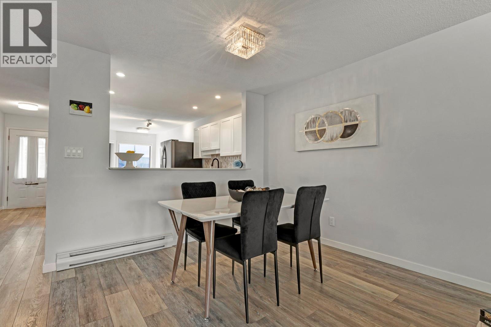 1765 Leckie Road Unit# 115, Kelowna, BC - Indoor Photo Showing Dining Room