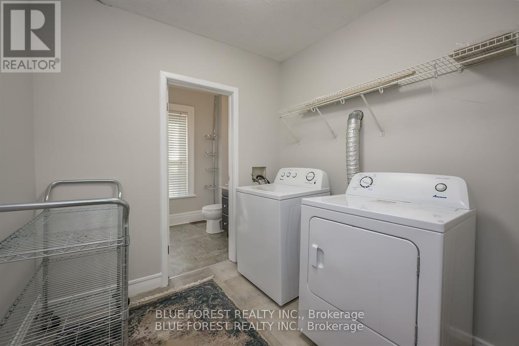 175 Sydenham Street, London East (East B), ON - Indoor Photo Showing Laundry Room