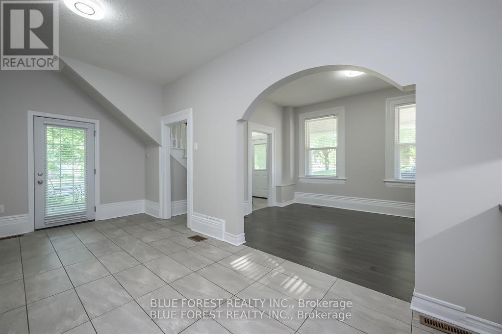 175 Sydenham Street, London East (East B), ON - Indoor Photo Showing Other Room