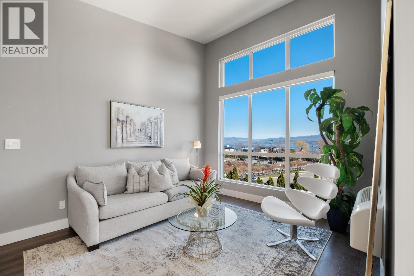 4215 Gellatly Road S Unit# 1305, West Kelowna, BC - Indoor Photo Showing Living Room