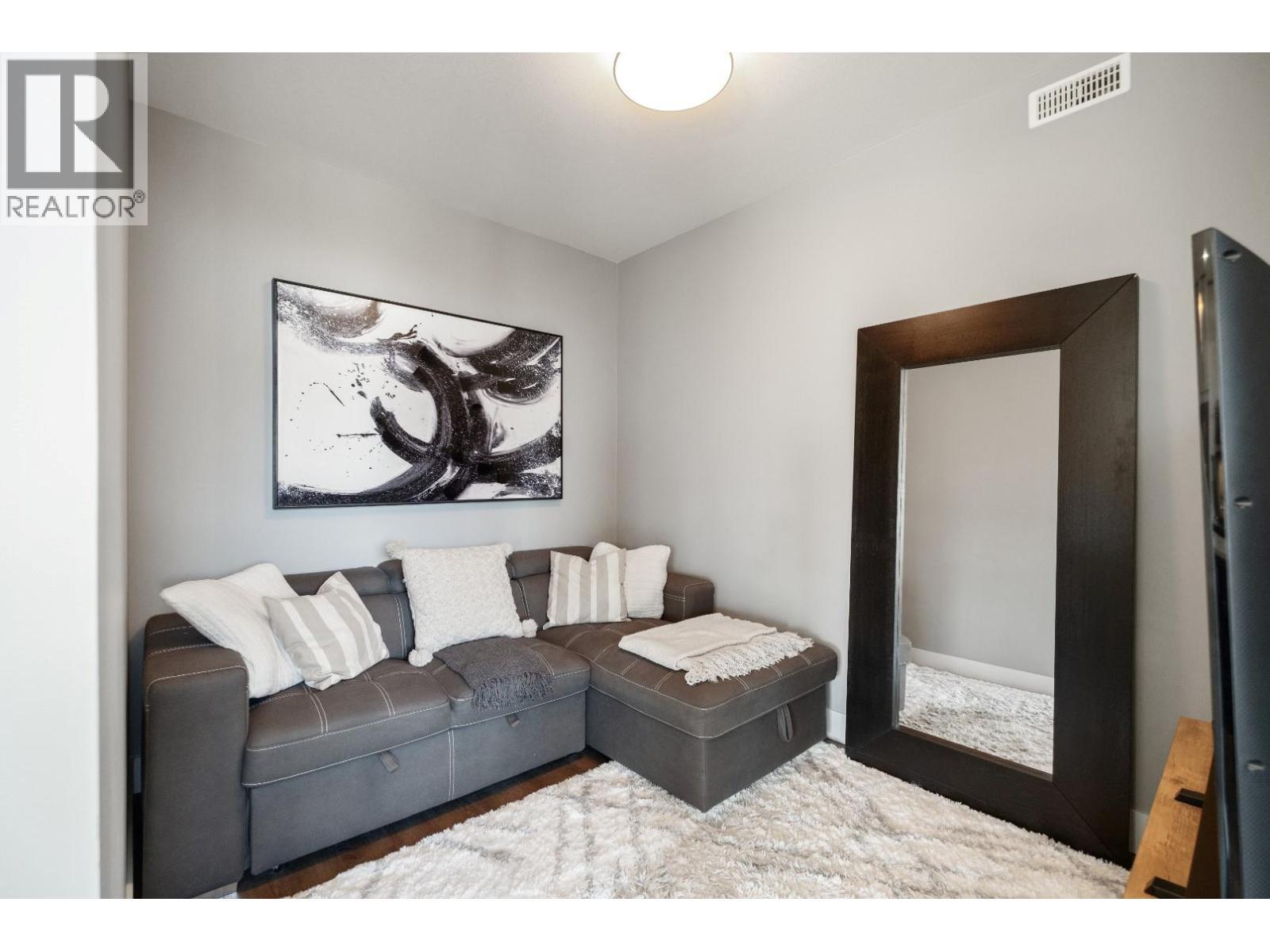 4215 Gellatly Road S Unit# 1305, West Kelowna, BC - Indoor Photo Showing Living Room