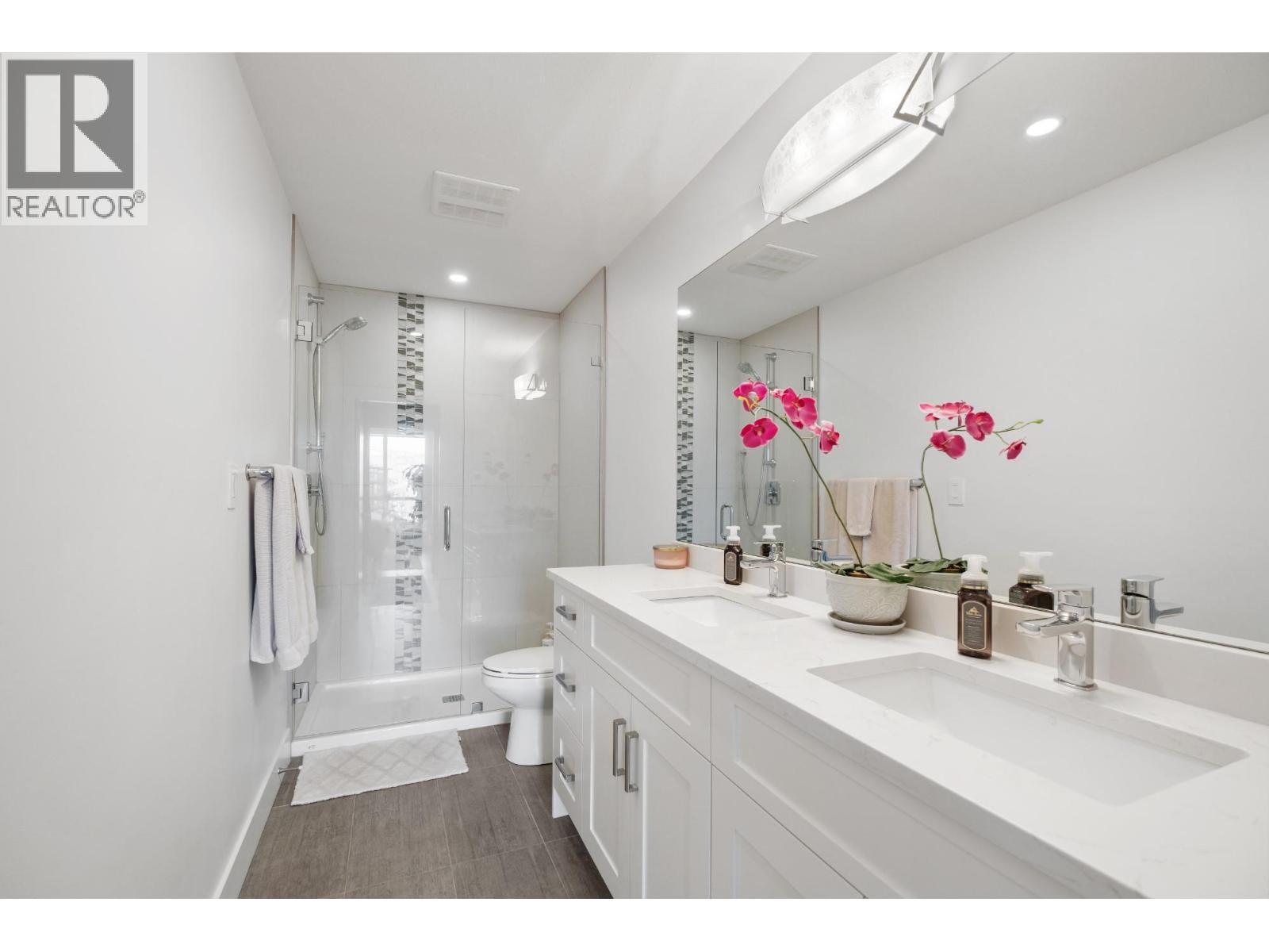 4215 Gellatly Road S Unit# 1305, West Kelowna, BC - Indoor Photo Showing Bathroom