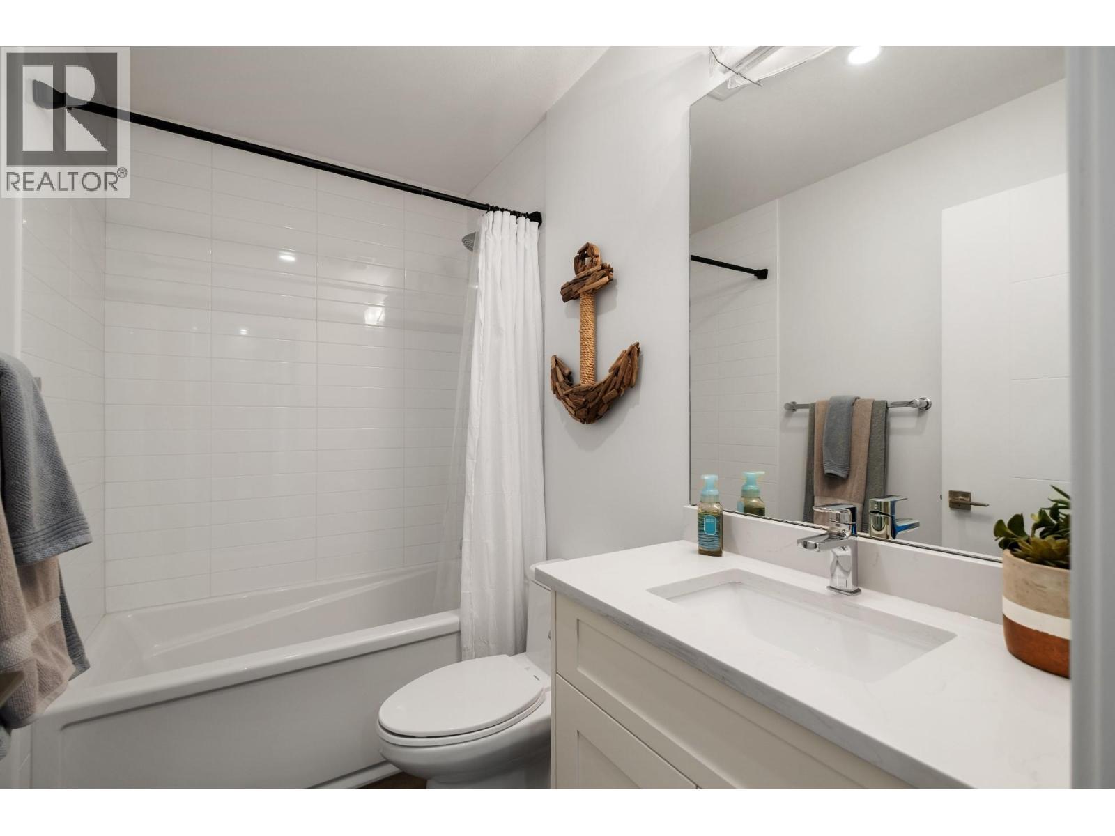 4215 Gellatly Road S Unit# 1305, West Kelowna, BC - Indoor Photo Showing Bathroom