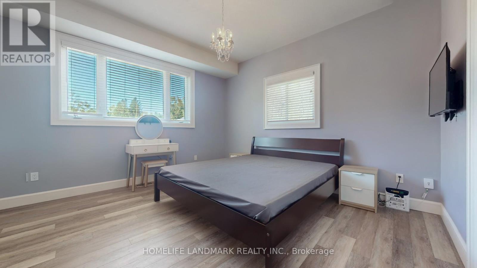 208 Lakeshore Drive, Kawartha Lakes, ON - Indoor Photo Showing Bedroom